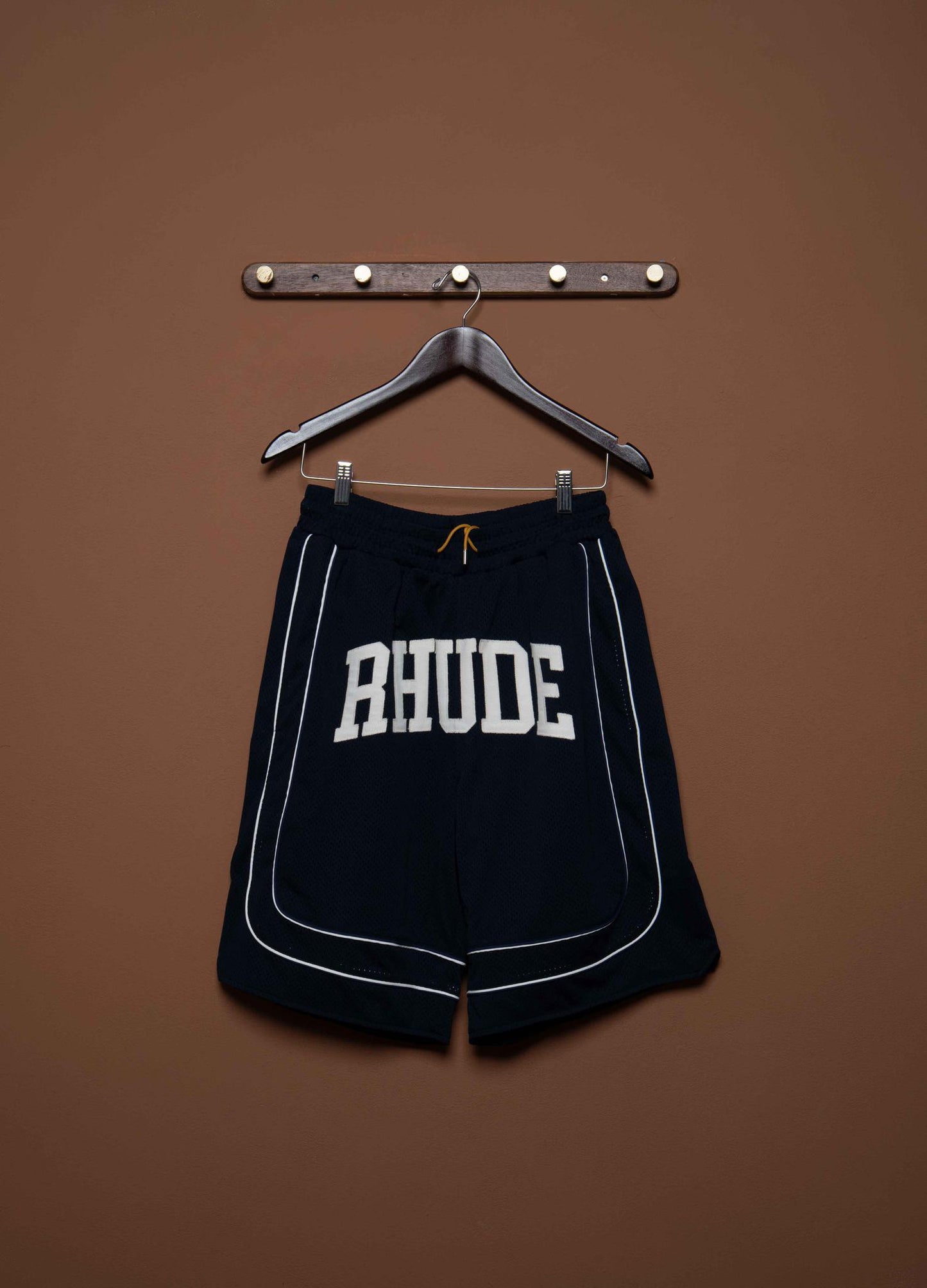 BAGGY COLLEGIATE LOGO SHORT