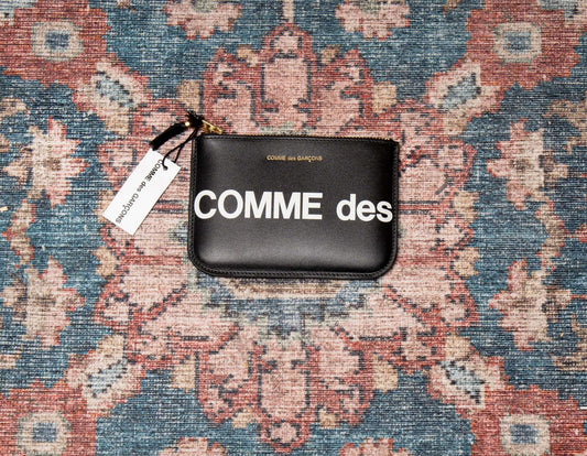 HUGE LOGO POUCH BLACK